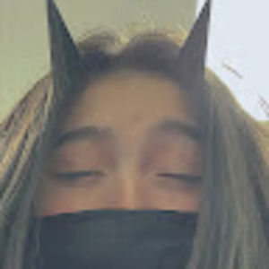 Meet your Posher, Alexia